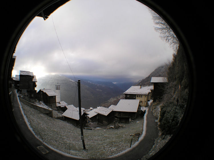 t-Webcam_08-12-14_0924