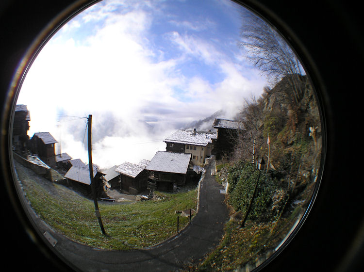 t-Webcam_08-12-14_1023-hell