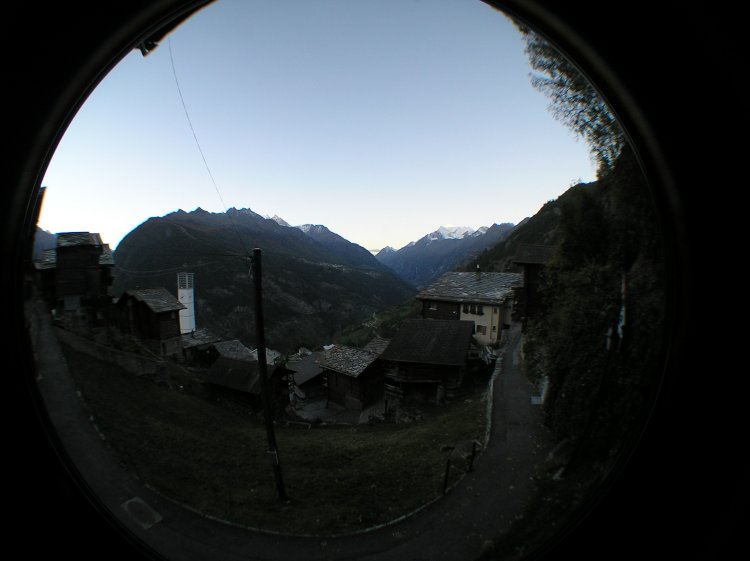 t-Webcam_09-10-14_0740