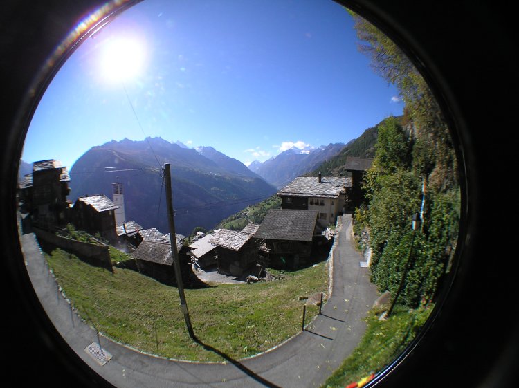 t-Webcam_09-10-14_1208_1