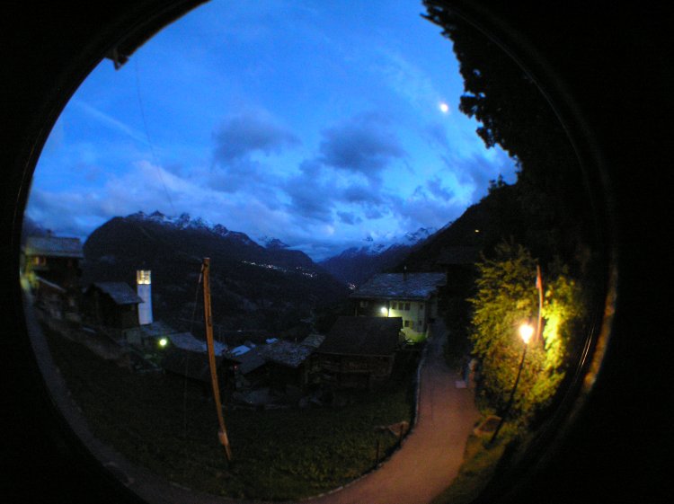 t_Webcam_11-06-16_2200